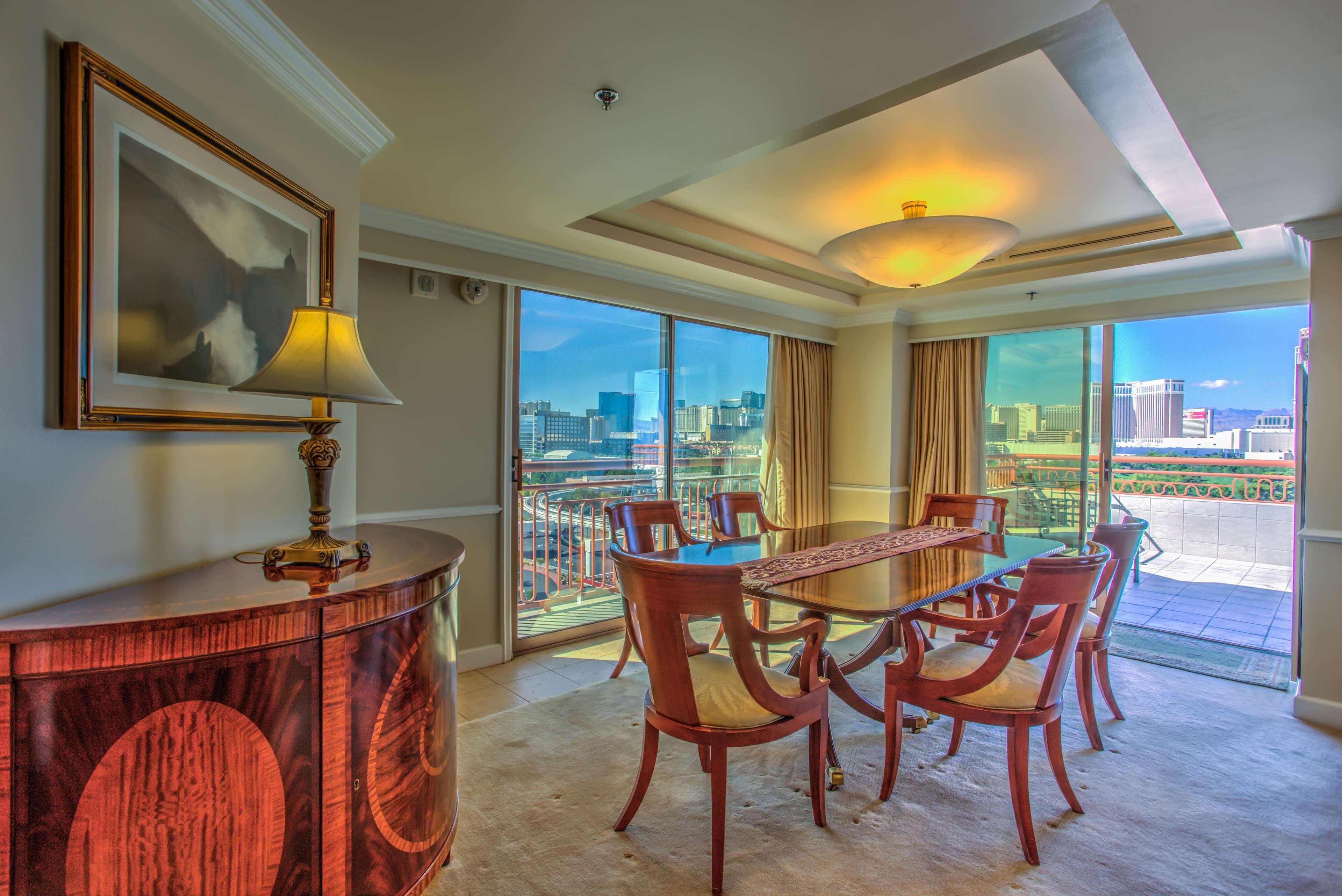Embassy Suites By Hilton Convention Center Лас-Вегас Экстерьер фото