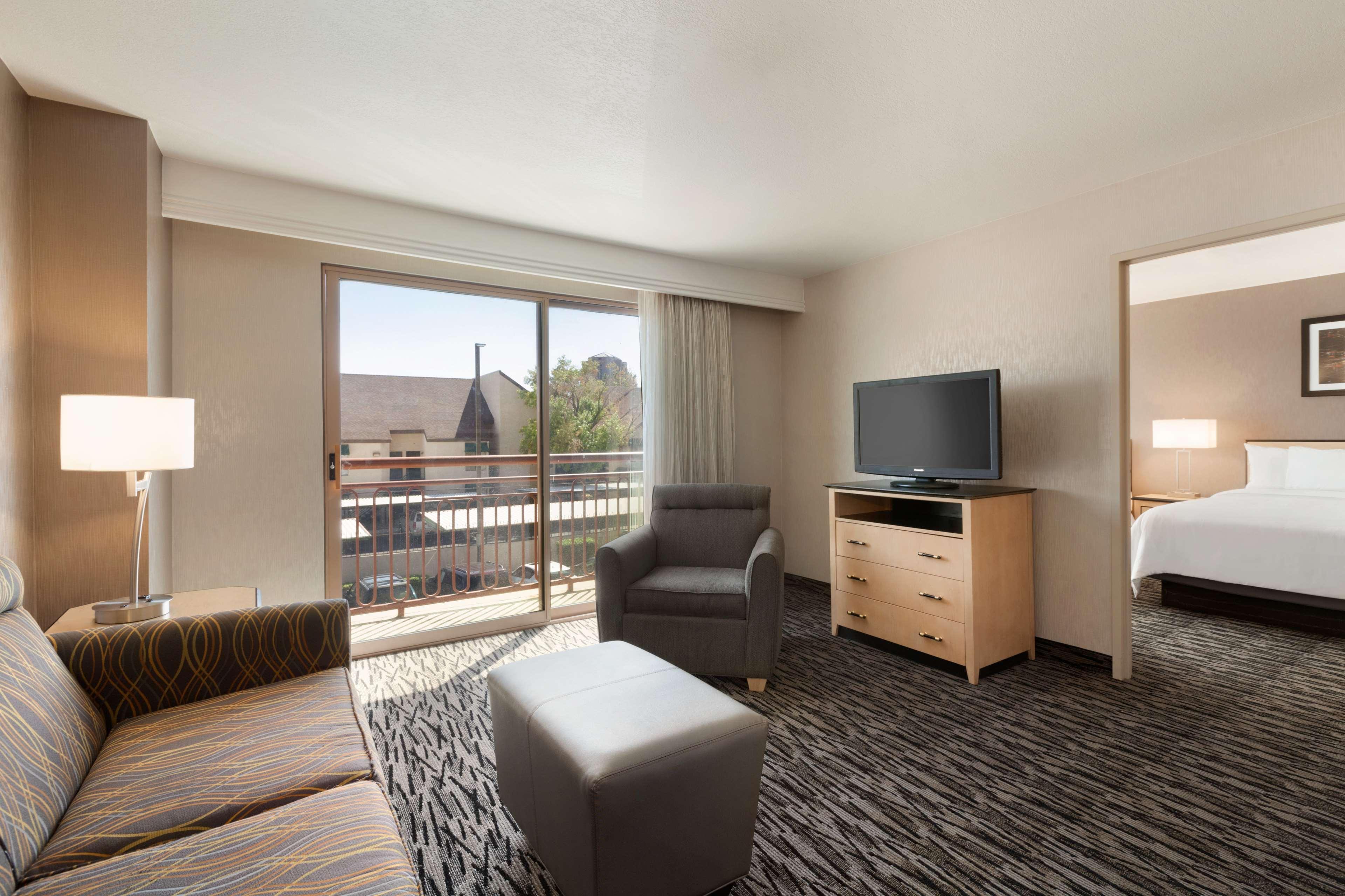Embassy Suites By Hilton Convention Center Лас-Вегас Экстерьер фото